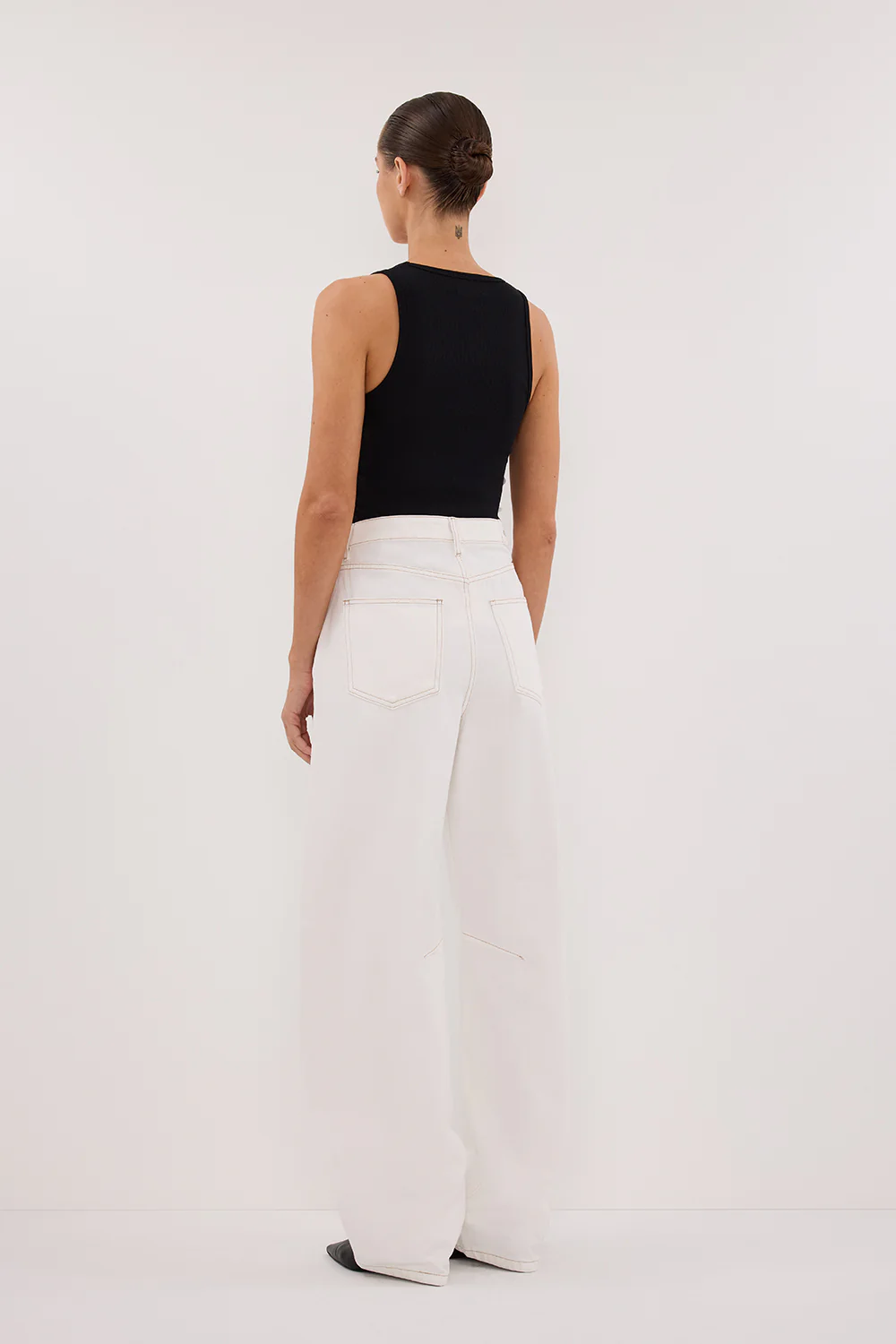 LIV WHITE DENIM BARREL LEG JEAN - Yukikoi