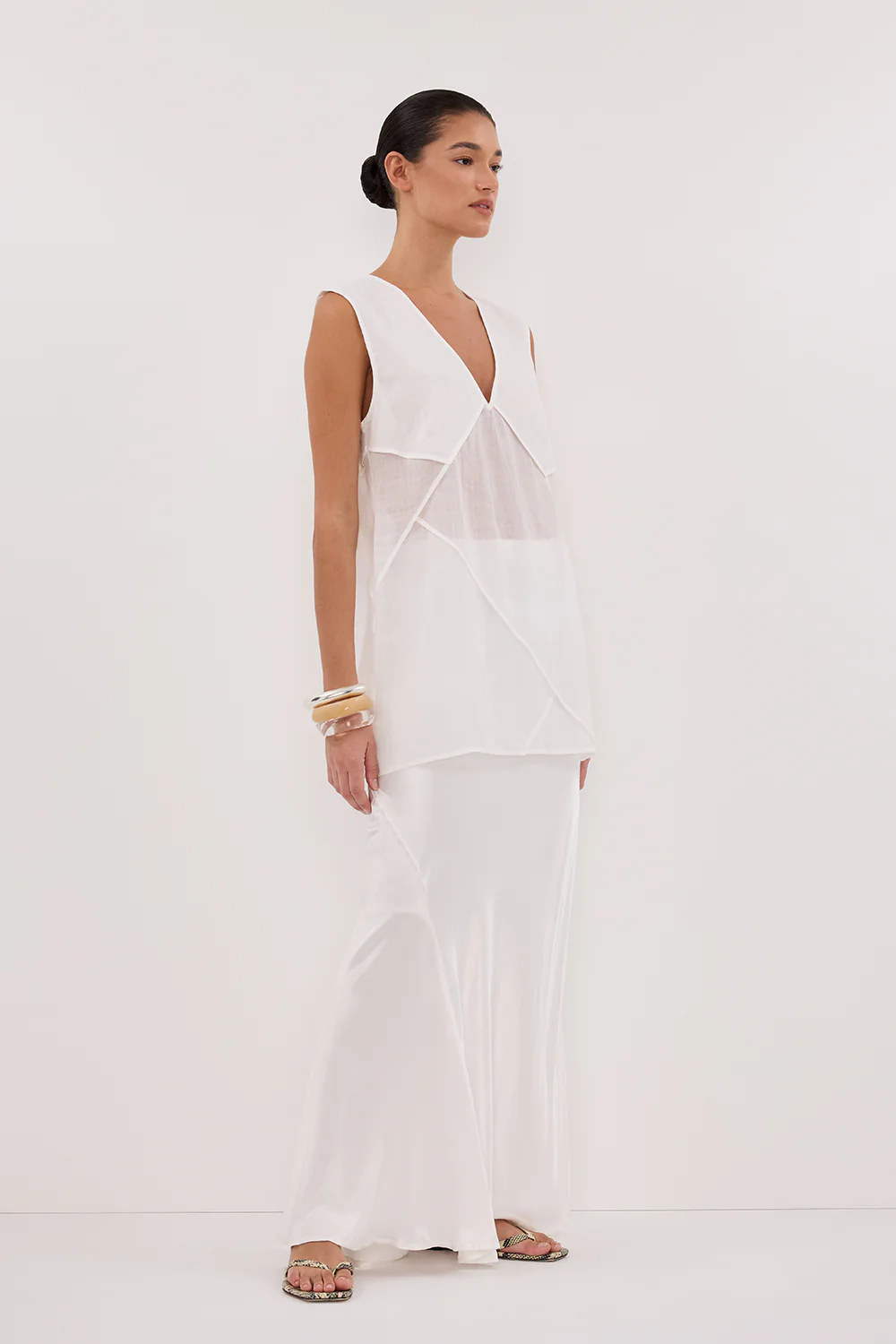 CARMEL WHITE RAMIE V NECK TOP - Yukikoi