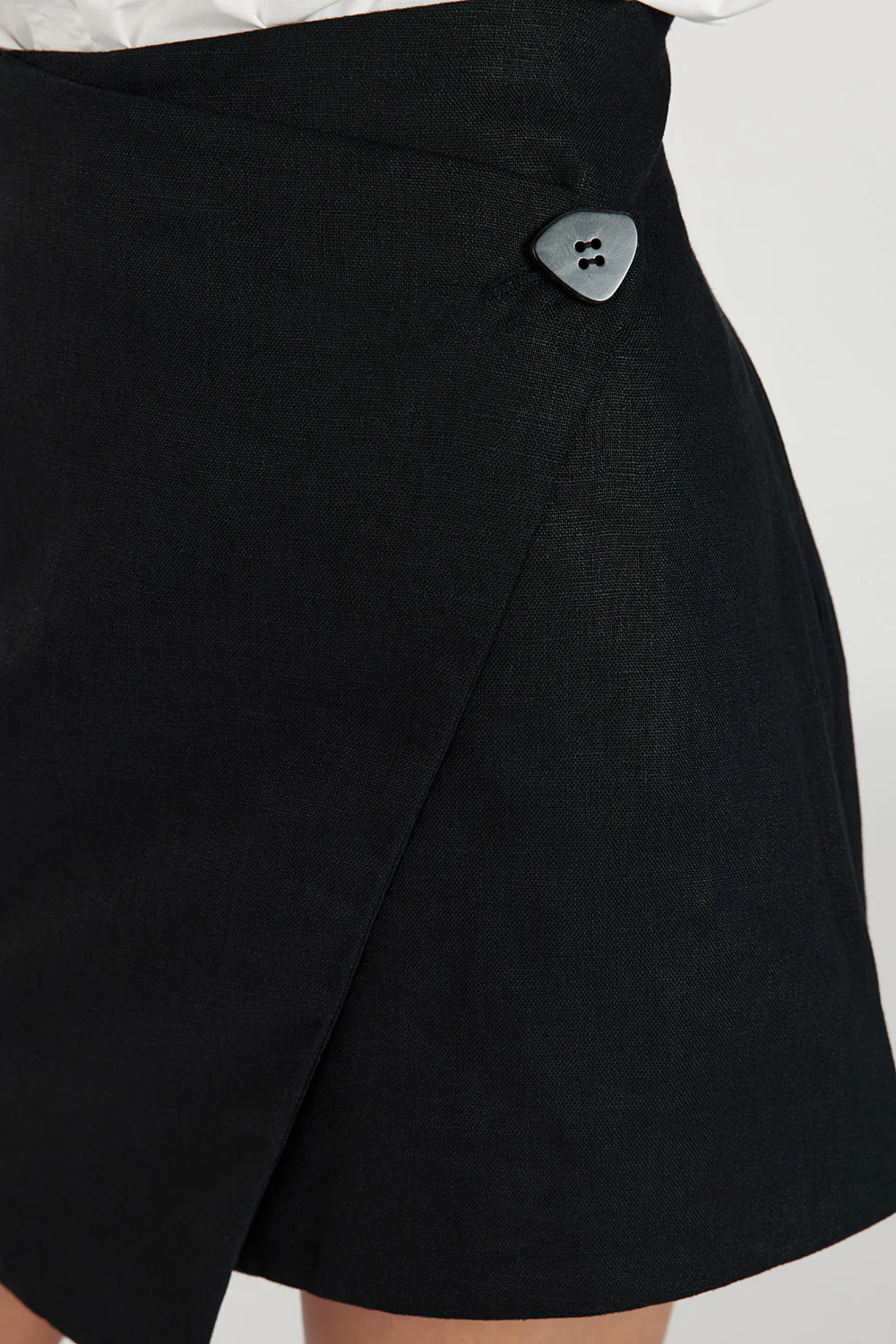 TOMMY BLACK LINEN MINI SKIRT - Yukikoi