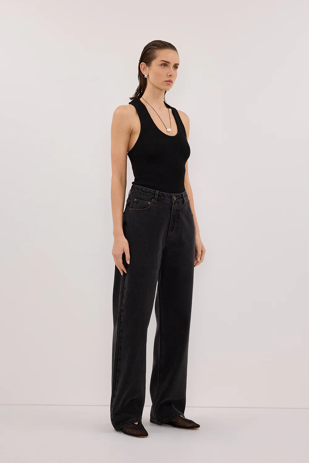 ASPEN BLACK SLEEVELESS RACER KNIT TOP - Yukikoi