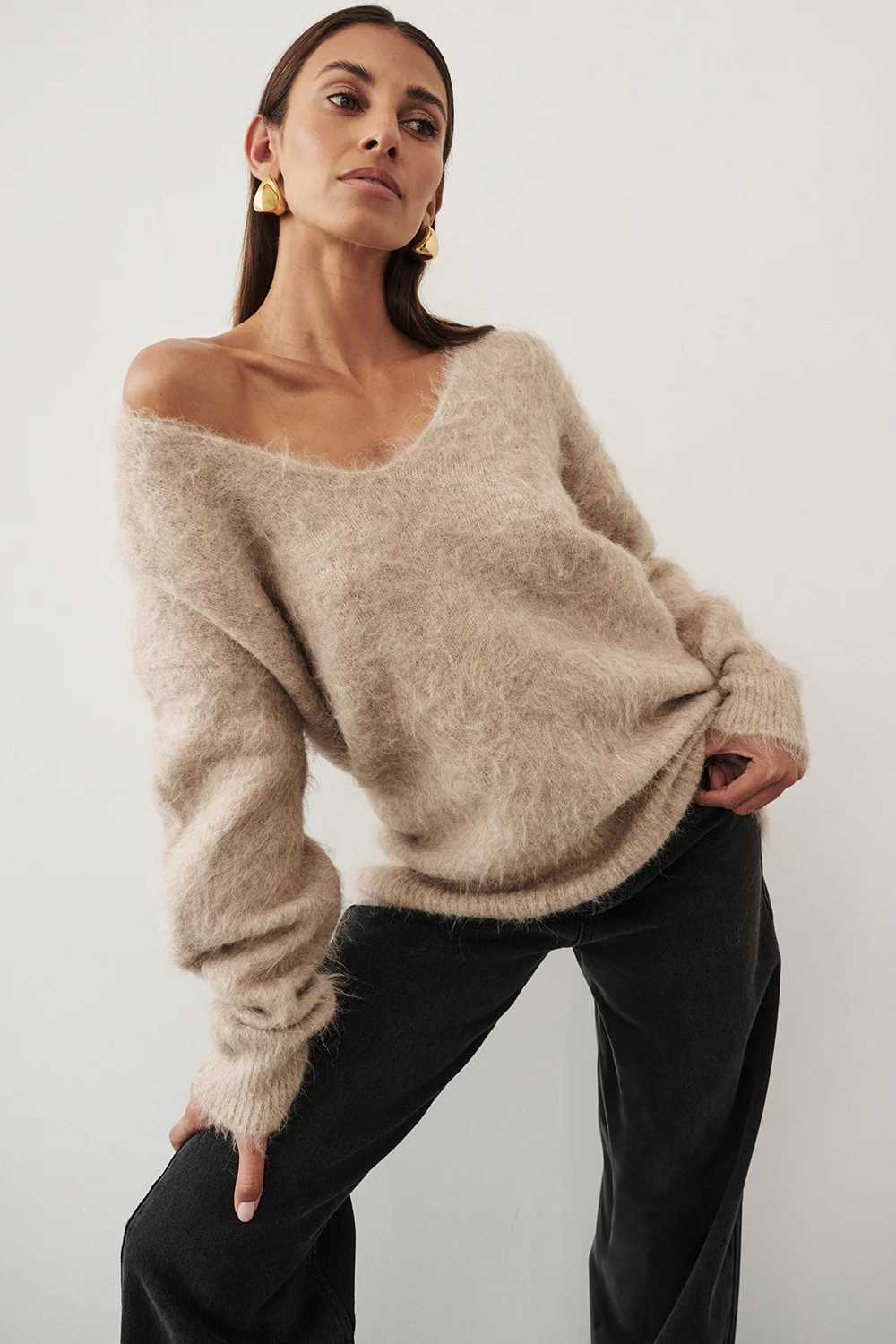 SALMA OAT V NECK JUMPER - Yukikoi