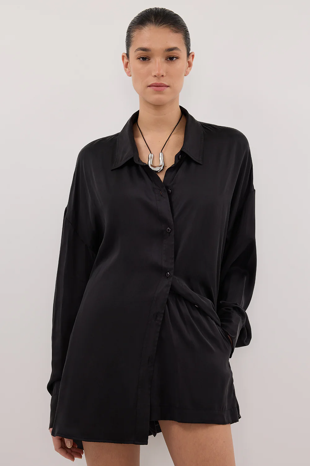 ISLA BLACK SILK SHORT - Yukikoi