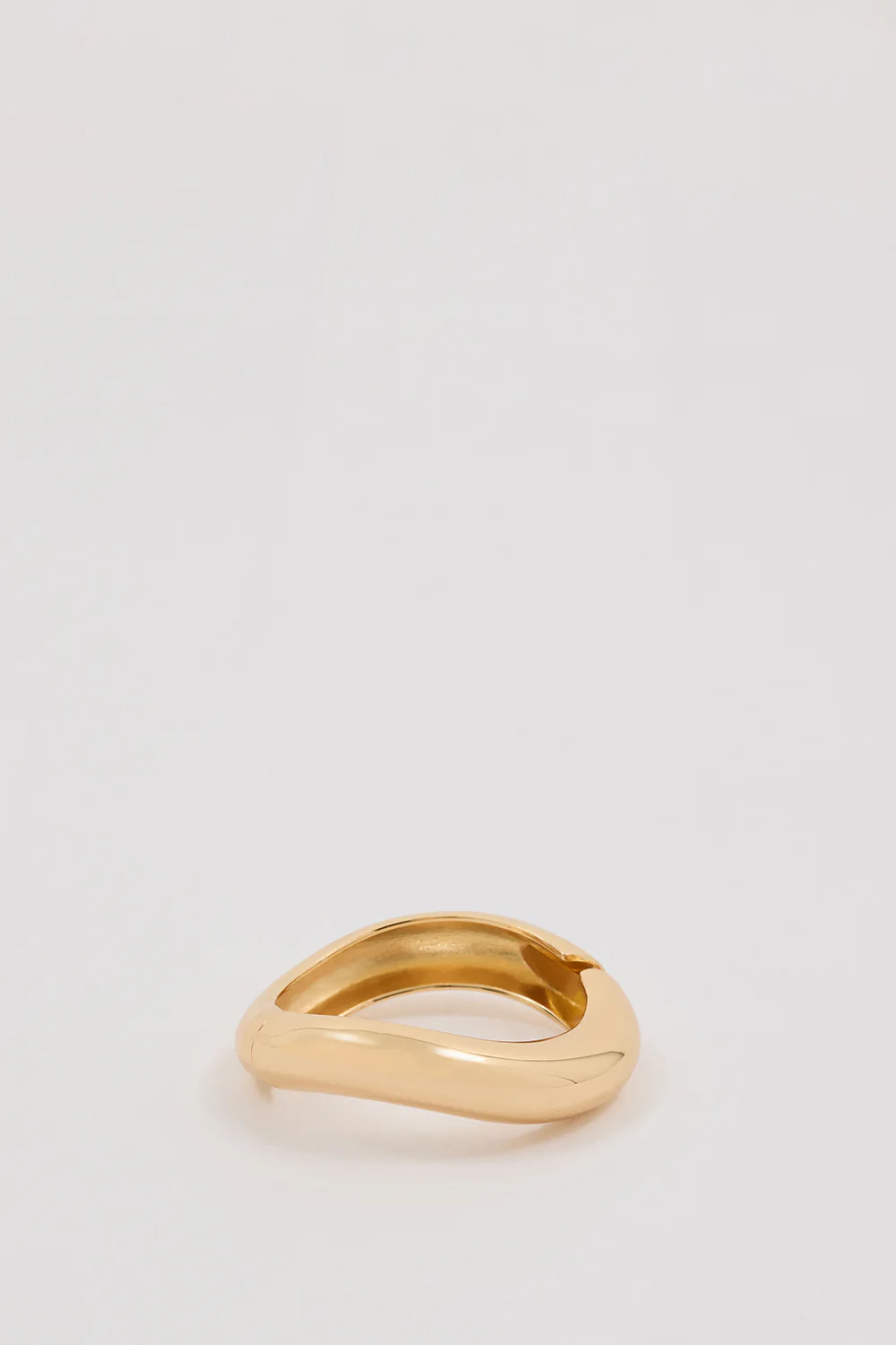ANNA ROSSI MEDIUM WARPED BANGLE GOLD - Yukikoi