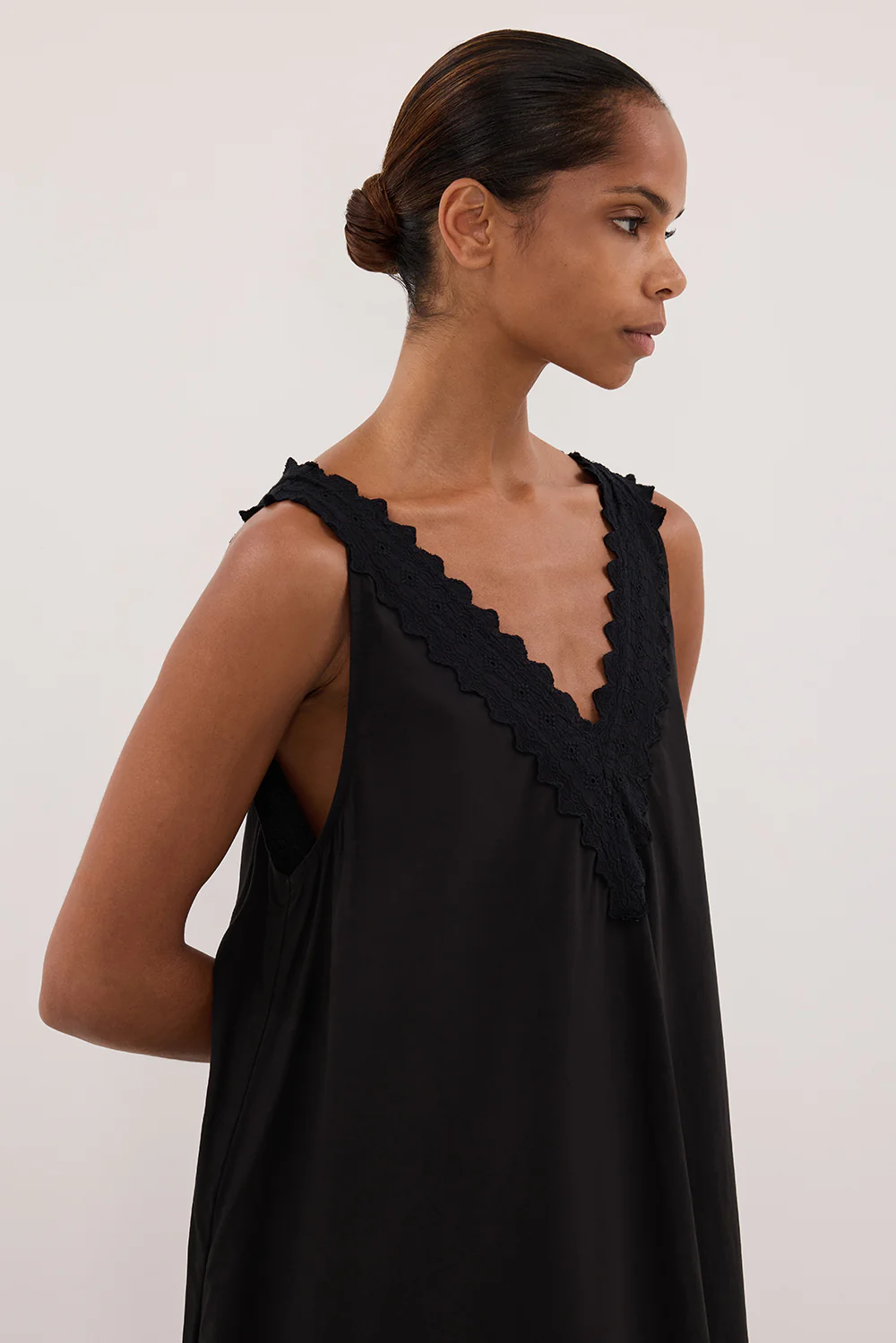 ANNABEL BLACK SLEEVELESS V NECK MIDI DRESS - PRE ORDER - Yukikoi