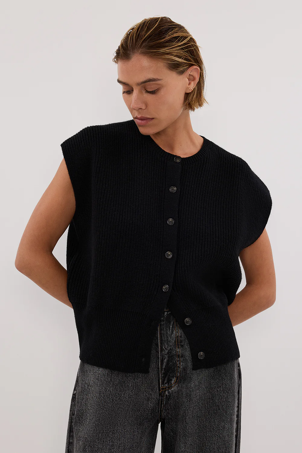 KATE BLACK KNIT VEST - Yukikoi