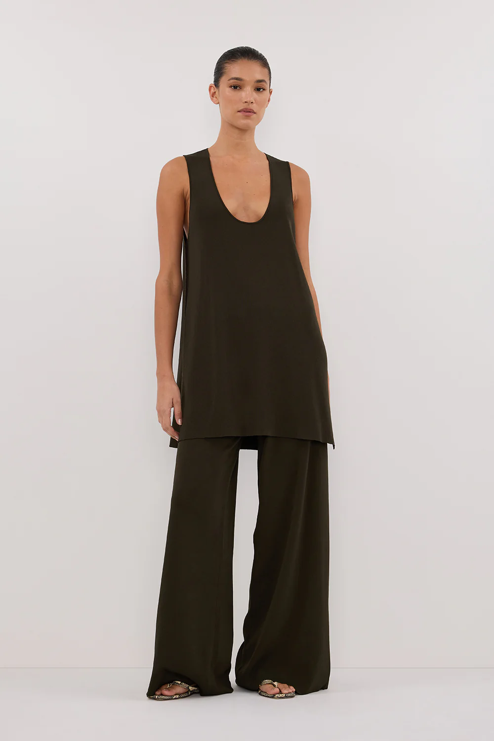 RAY FOREST SCOOP LONGLINE TOP - Yukikoi