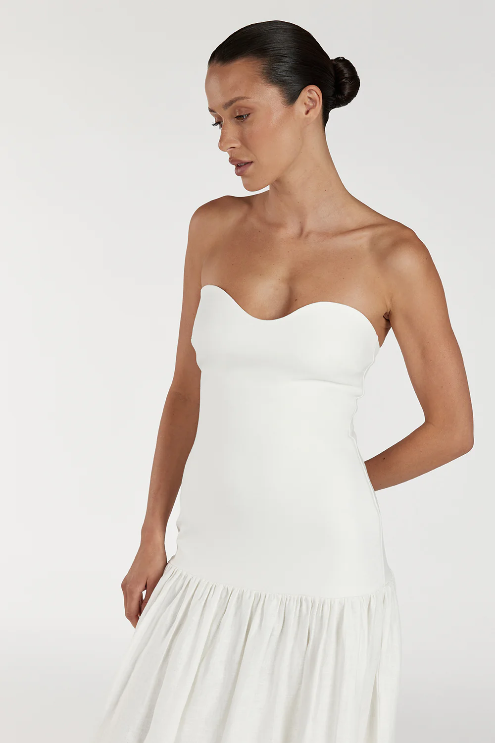 ELLISON WHITE STRAPLESS MIDI DRESS - Yukikoi