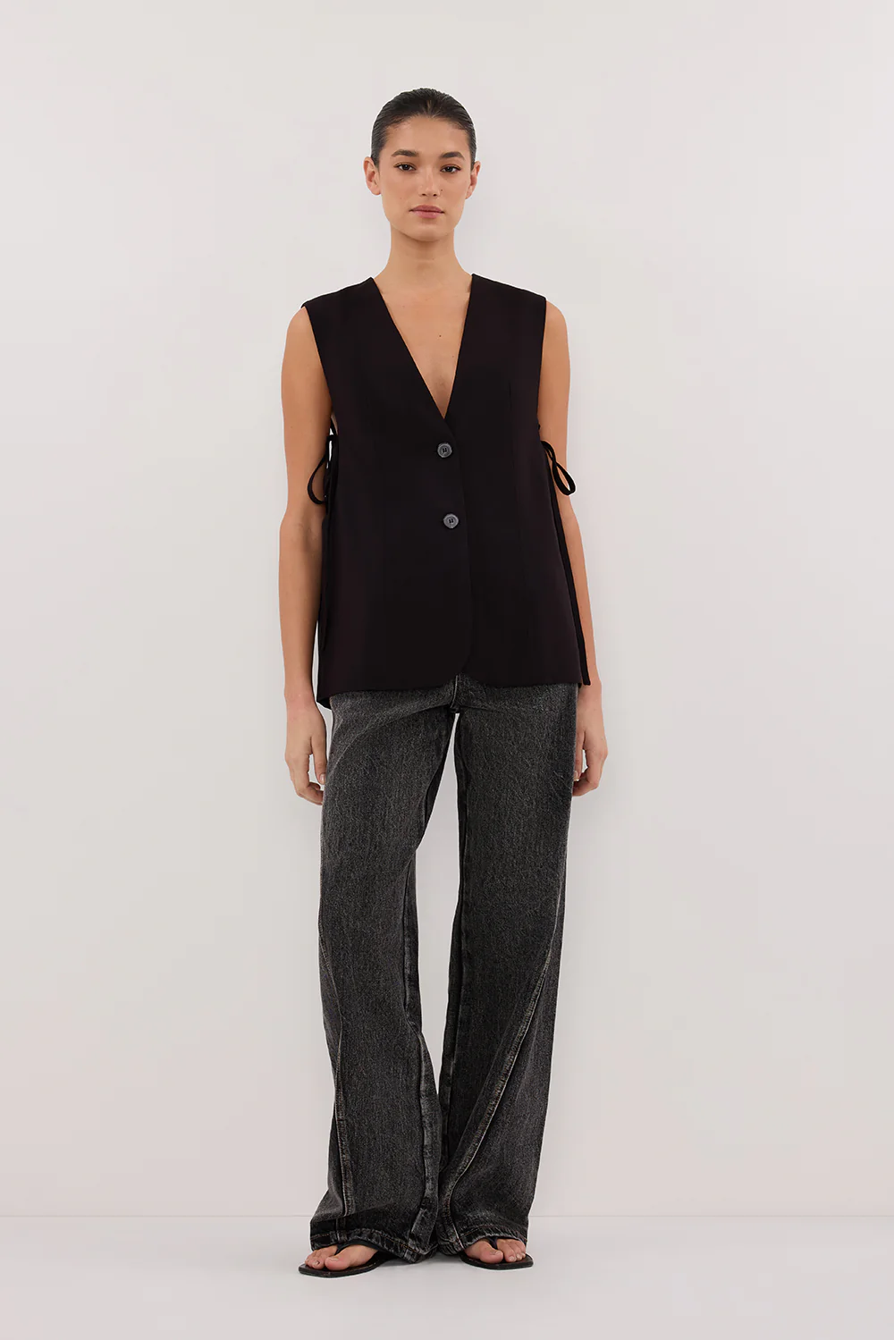 LISE BLACK LOW CUT VEST - Yukikoi