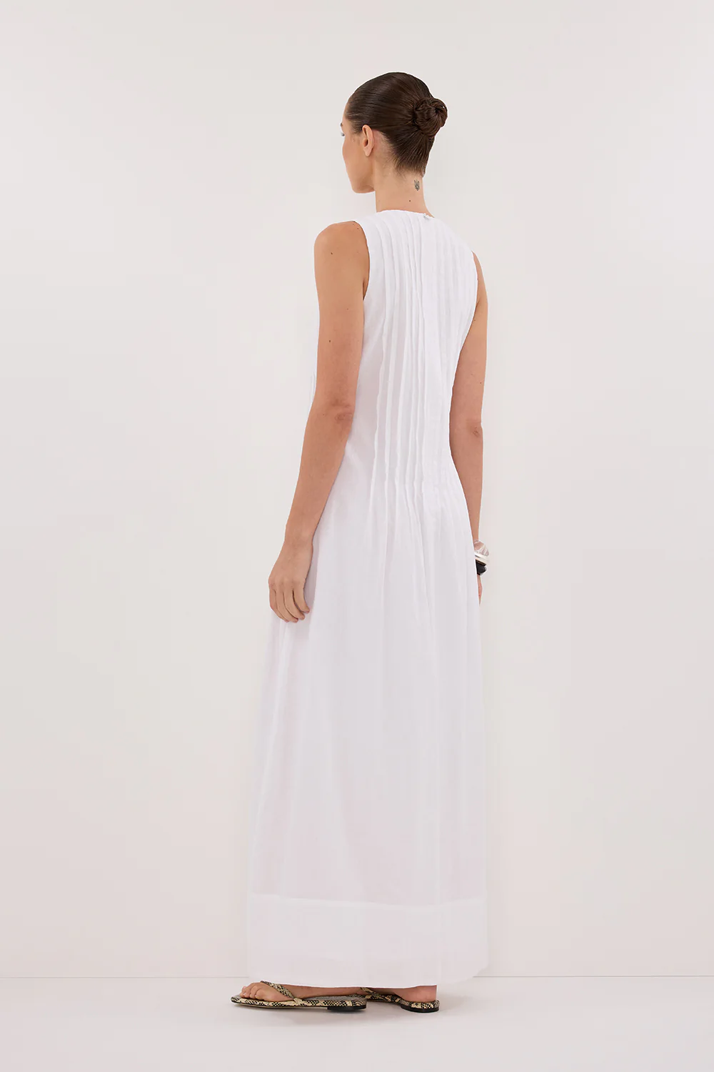 MILO WHITE LINEN BLEND MIDI DRESS - Yukikoi