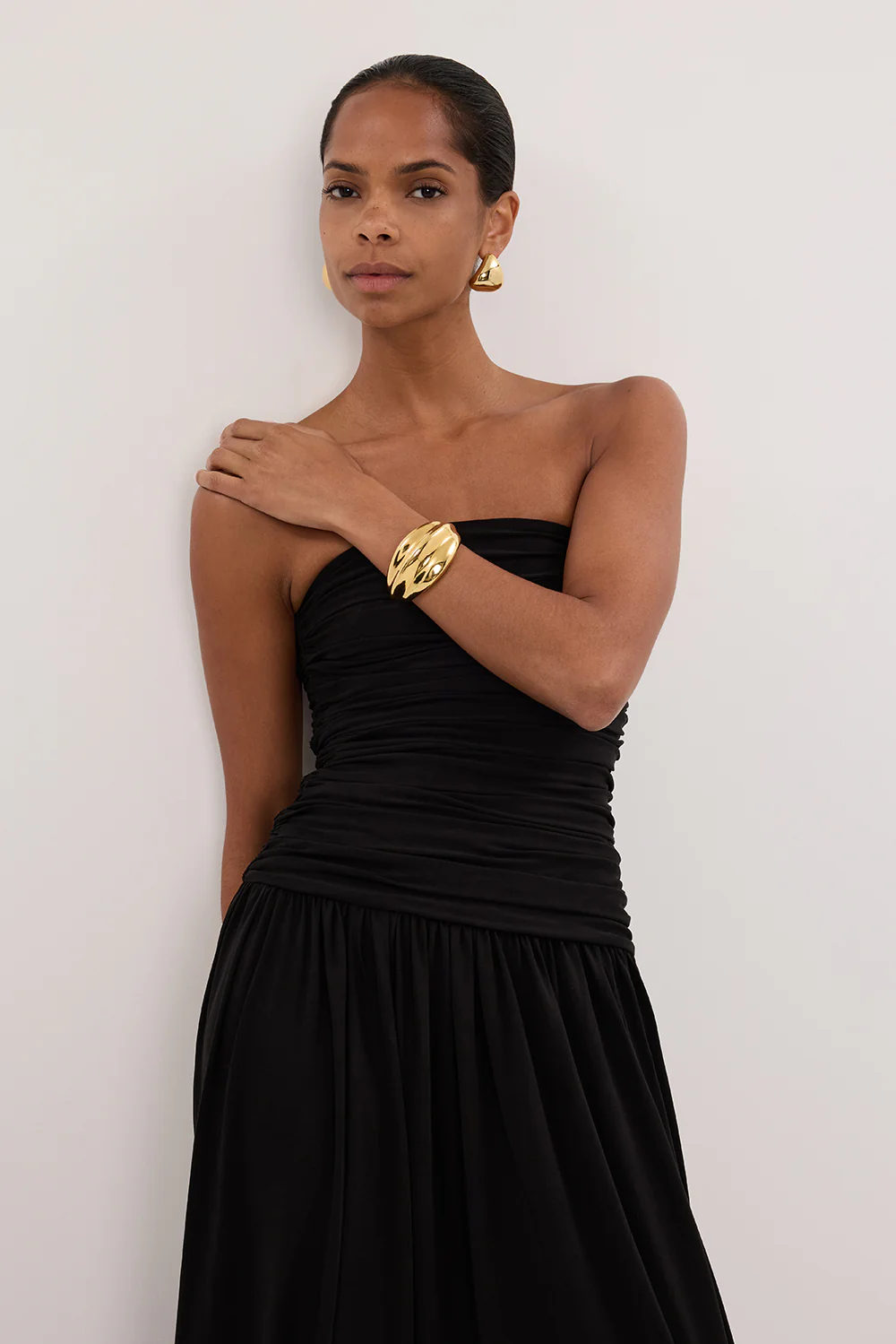SHARI BLACK STRAPLESS BANDEAU MIDI DRESS - Yukikoi