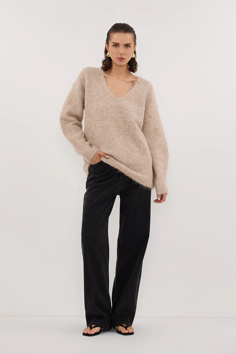 SALMA OAT V NECK JUMPER - Yukikoi