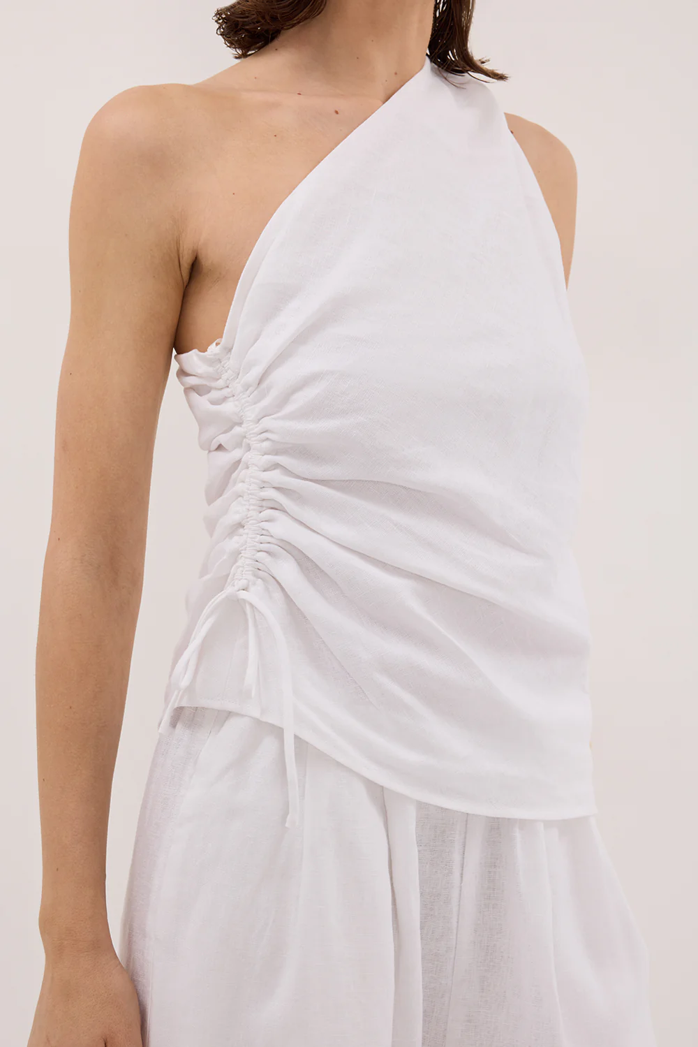 FINNY WHITE SLEEVELESS LINEN TOP - Yukikoi