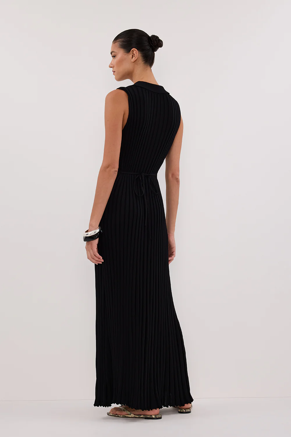 HAL BLACK SLEEVELESS KNIT MAXI DRESS - Yukikoi