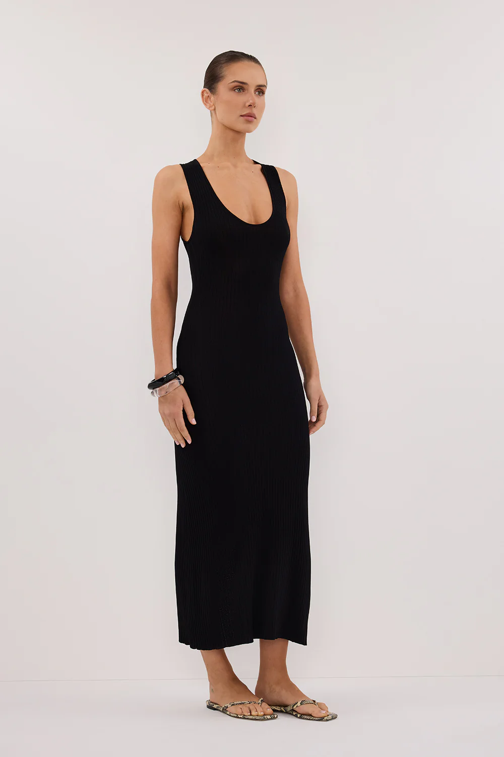 EVE BLACK SCOOP KNIT MIDI DRESS - Yukikoi