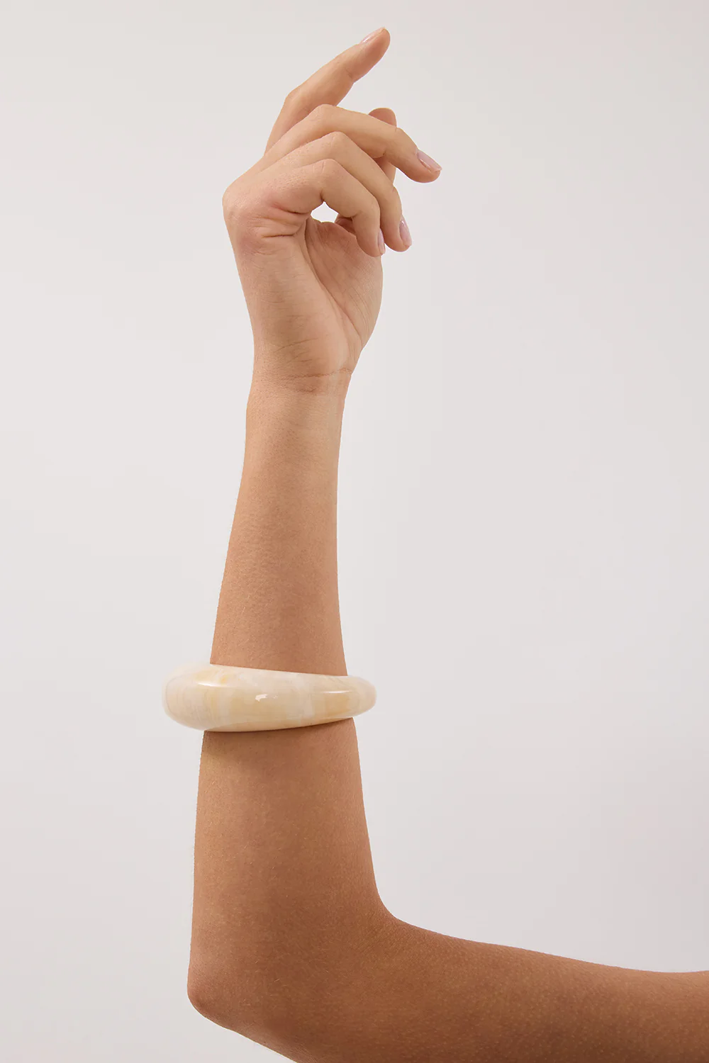 ANNA ROSSI HEIRLOOM BANGLE CREAM - Yukikoi