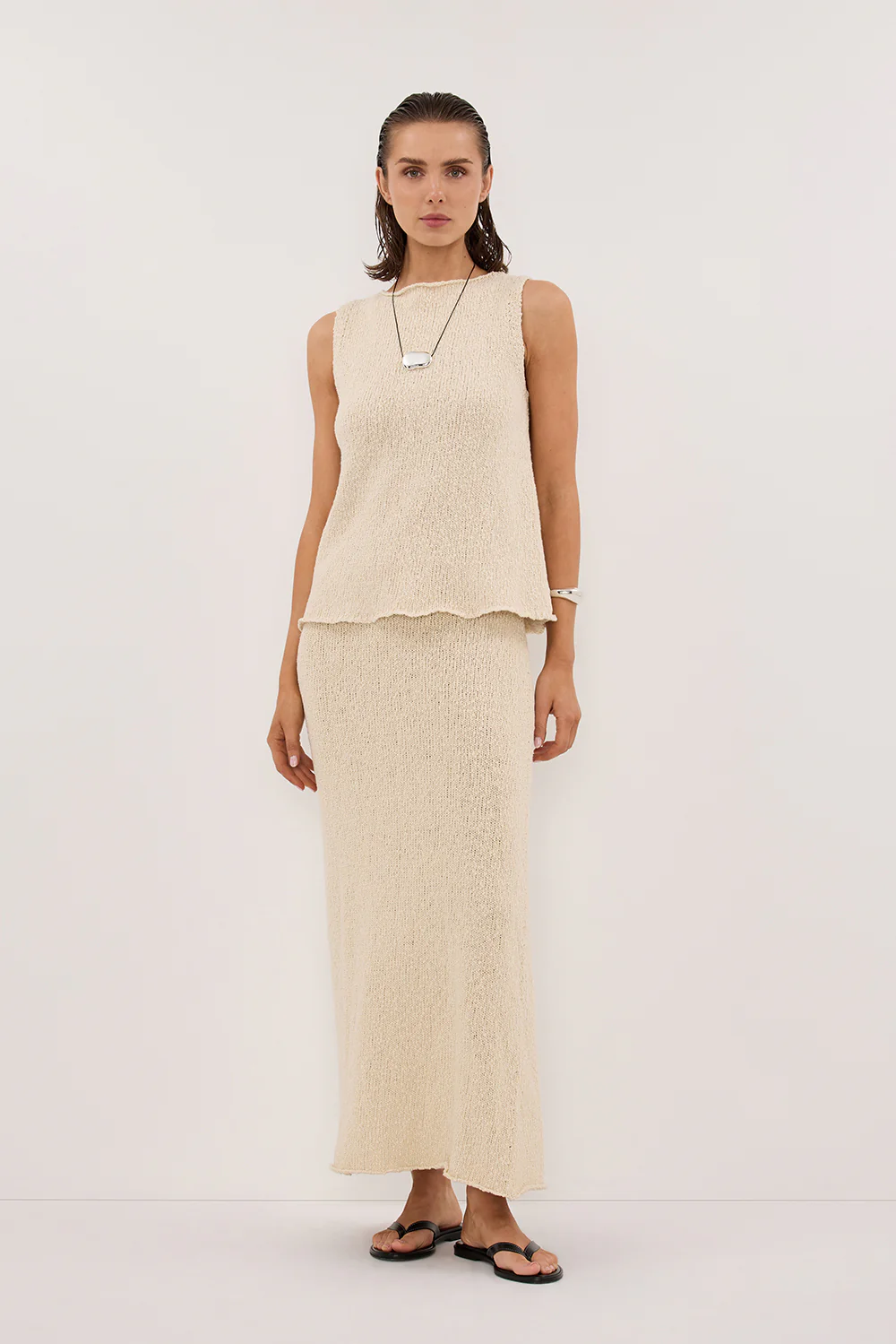 DINA NATURAL SLEEVELESS KNIT TOP - Yukikoi