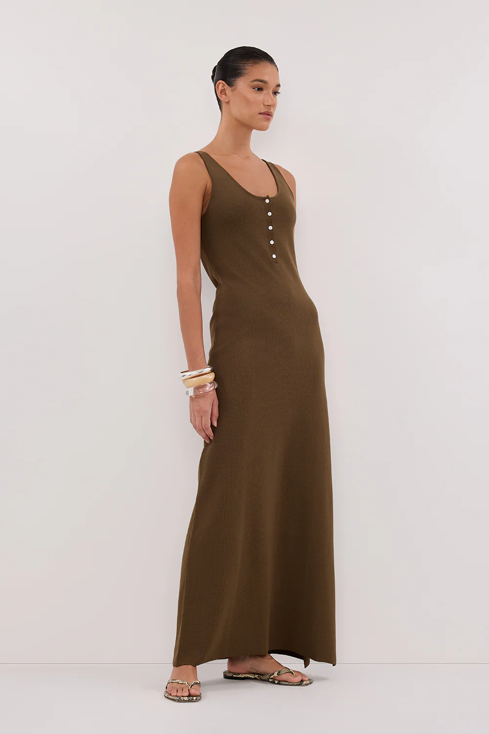 TROY OLIVE SLEEVELESS MAXI DRESS - Yukikoi