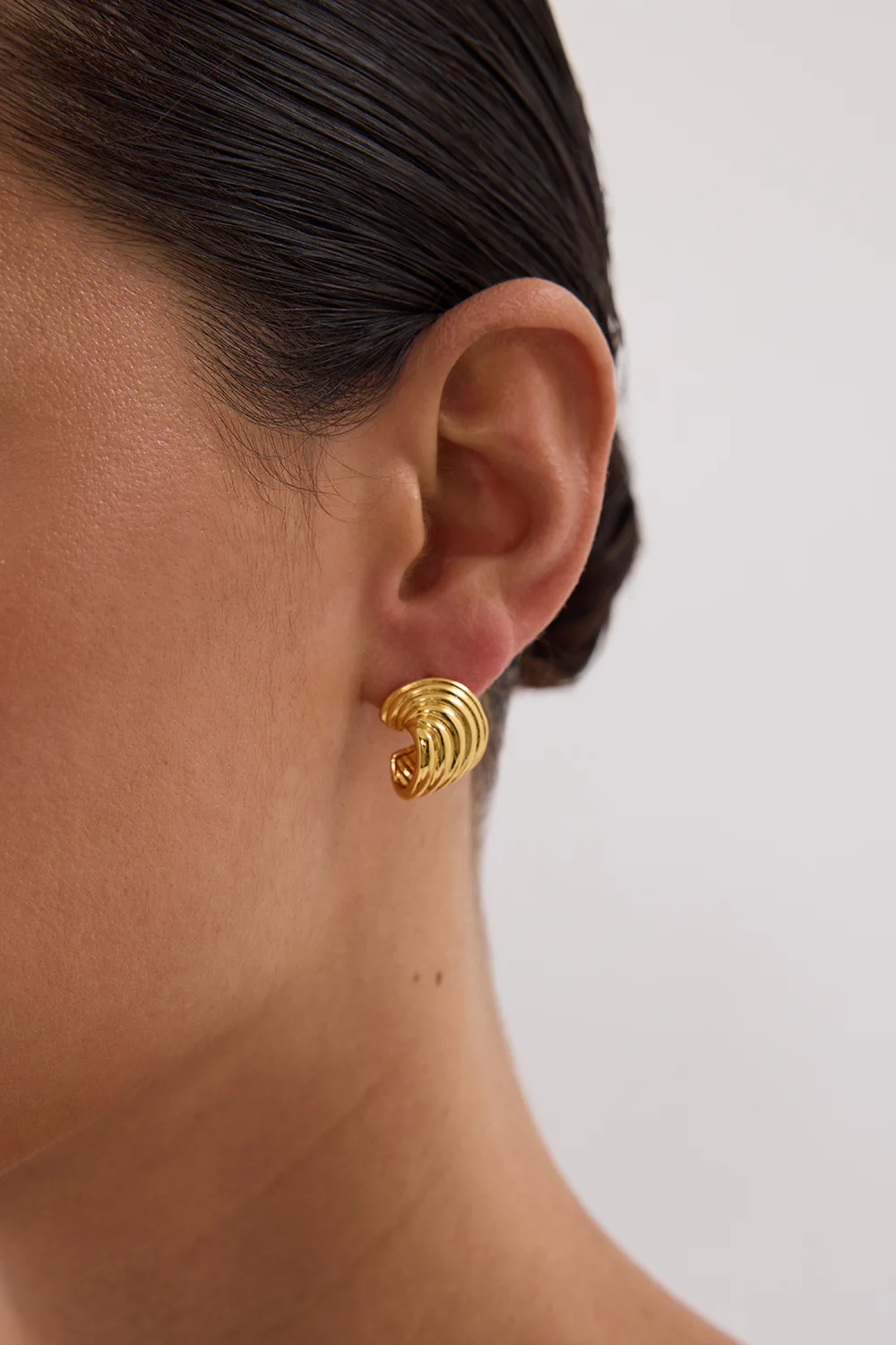AMBER SCEATS KONA EARRING GOLD - Yukikoi