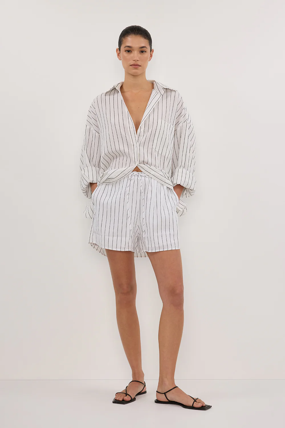 OLLIE WHITE STRIPE SHORT - Yukikoi