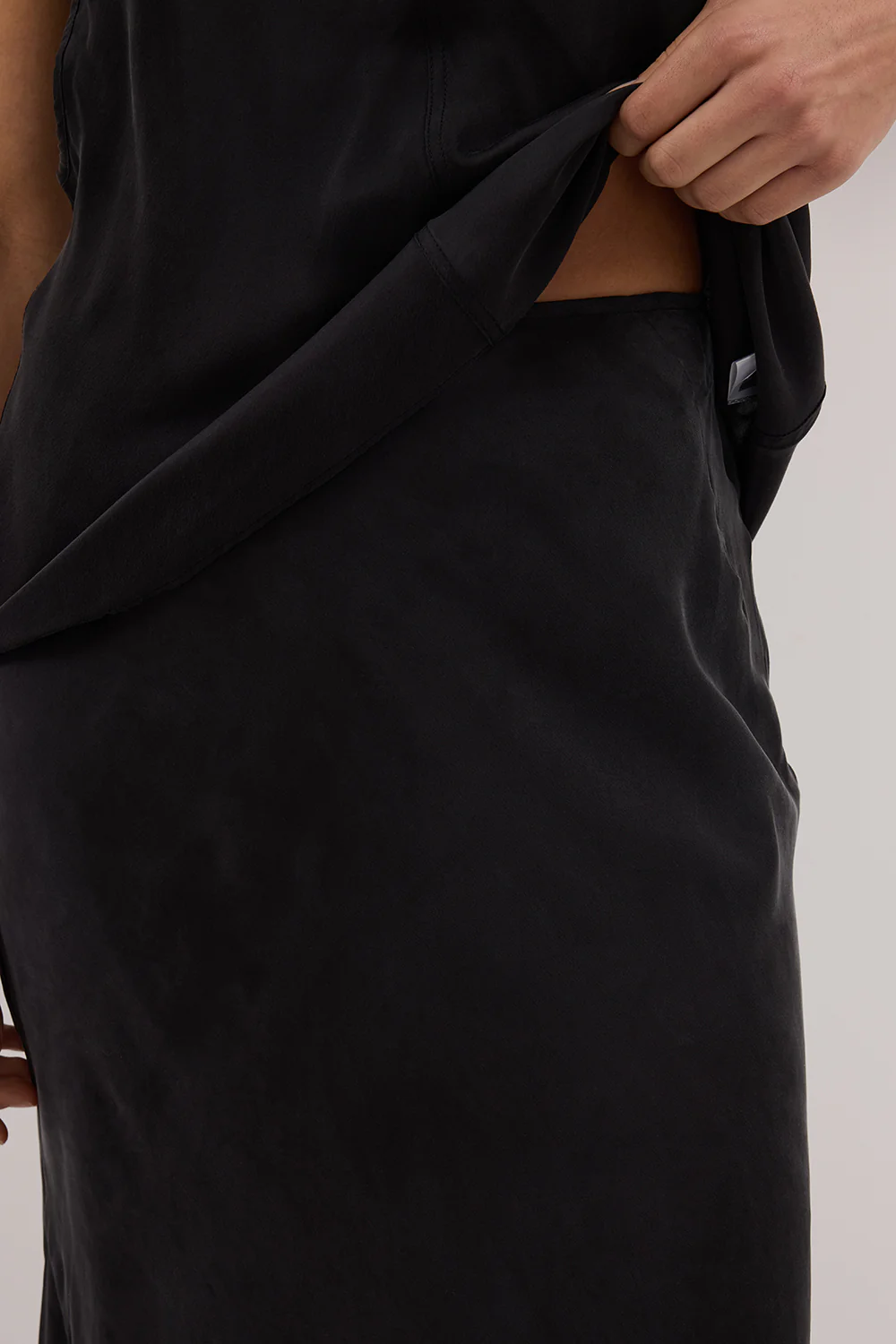 COLETTE BLACK SILK SKIRT - Yukikoi