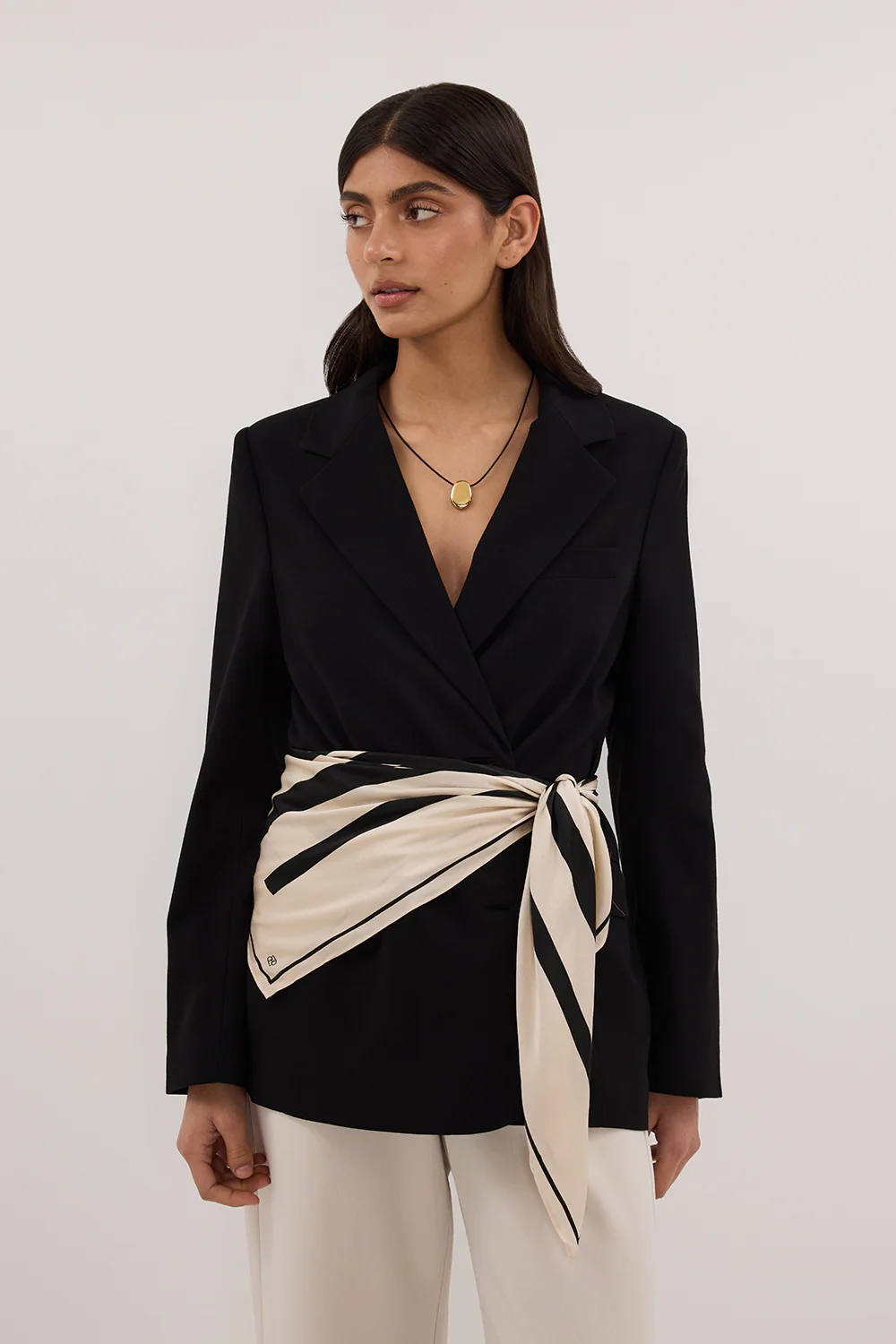 LIZA BLACK OVERSIZED BLAZER - Yukikoi