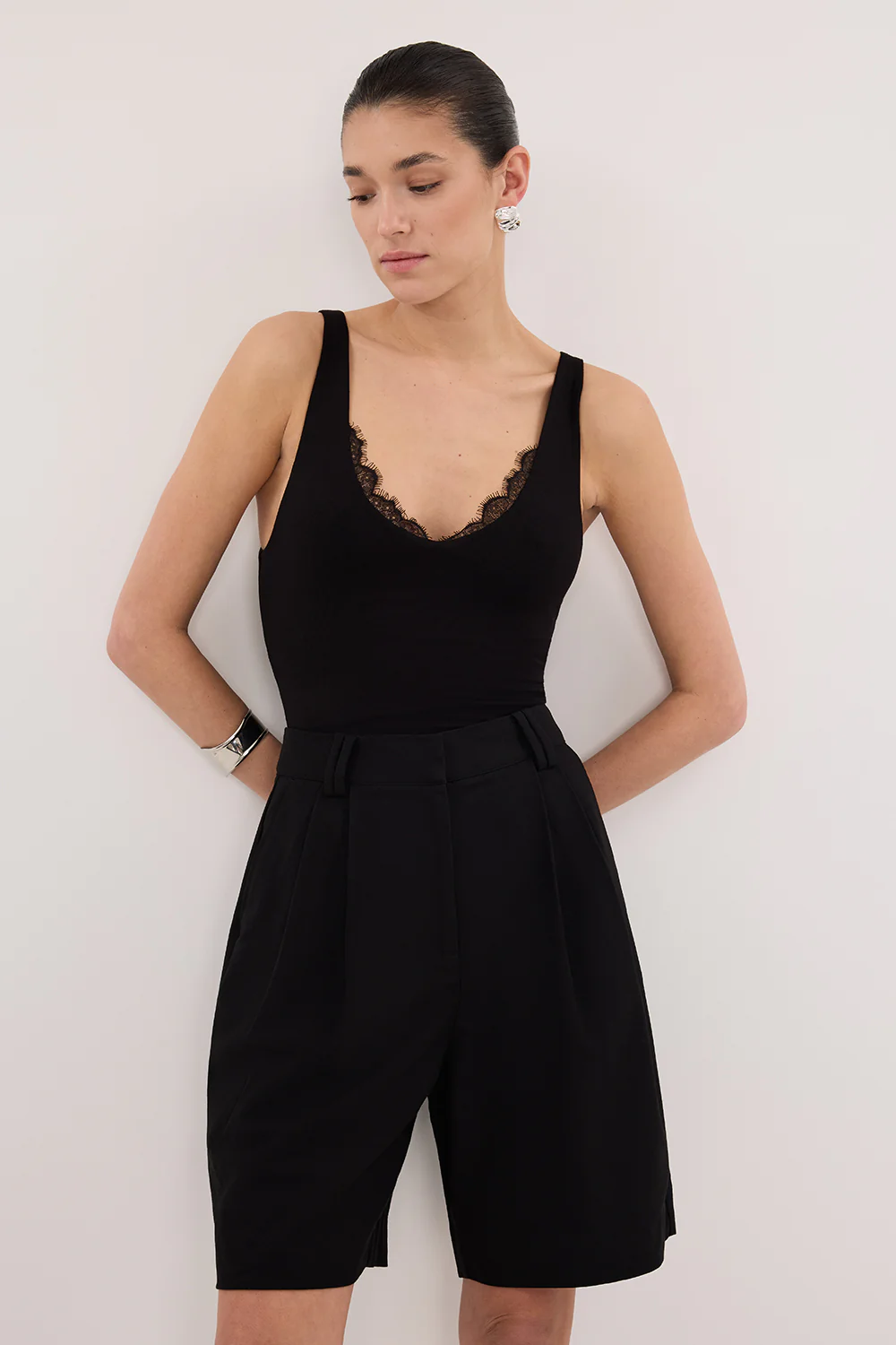 REBECCA BLACK LACE TRIM KNIT TANK - Yukikoi