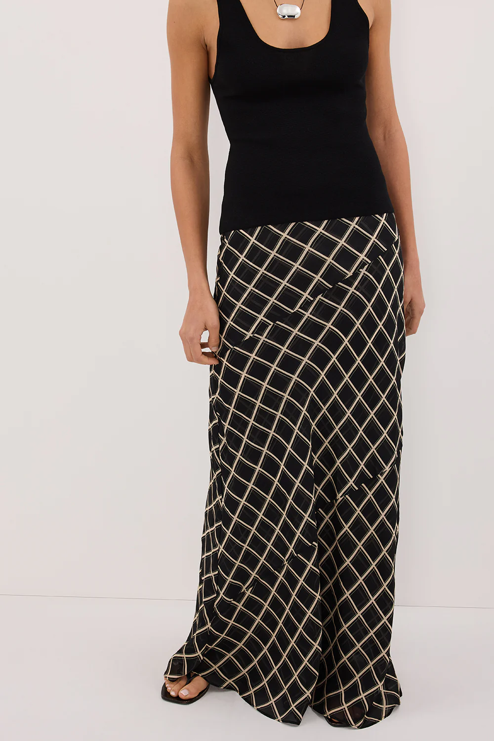 ARLINGTON BLACK MIDI SKIRT - Yukikoi