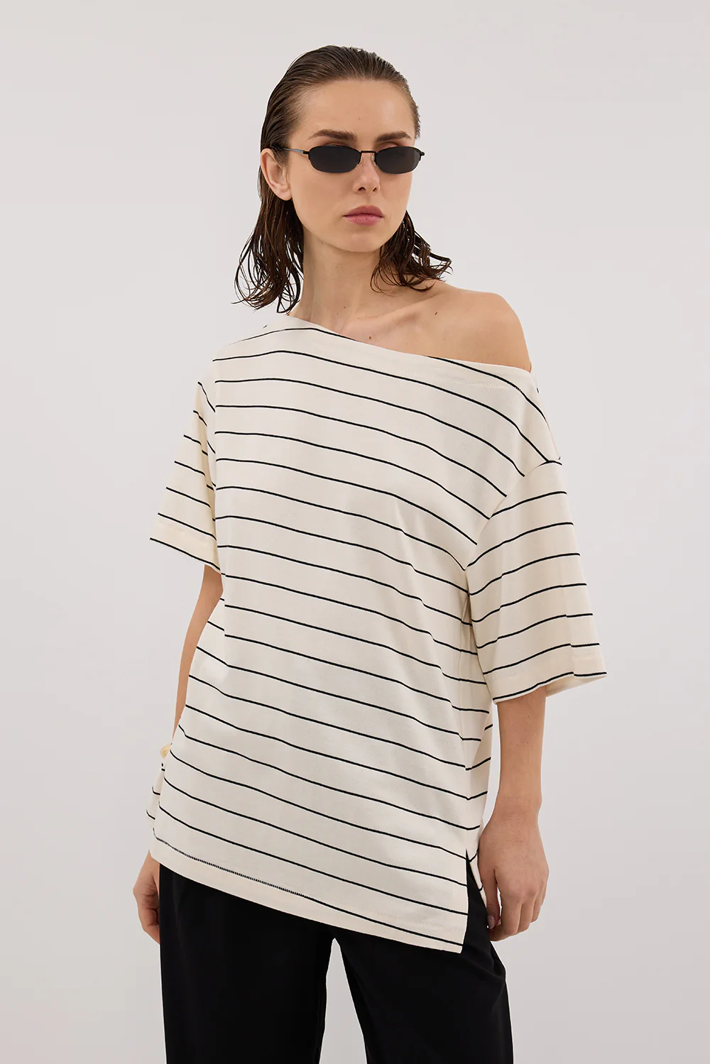 ESME OFF WHITE  STRIPE ASYM TEE - Yukikoi