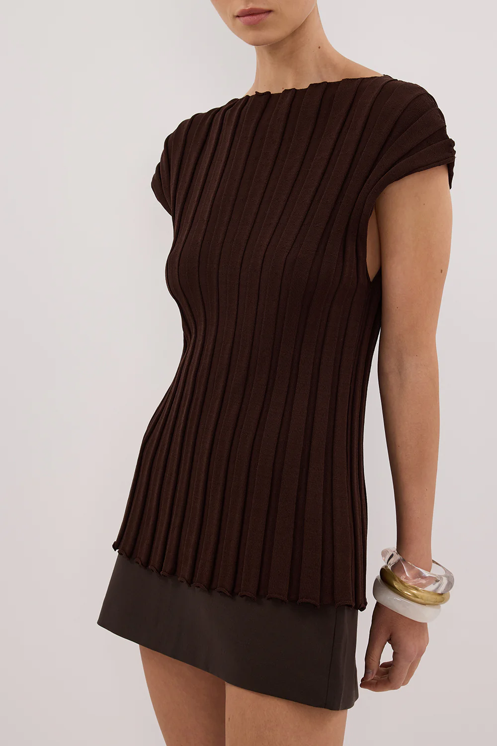LOE CHOC SLEEVELESS KNIT TOP - Yukikoi