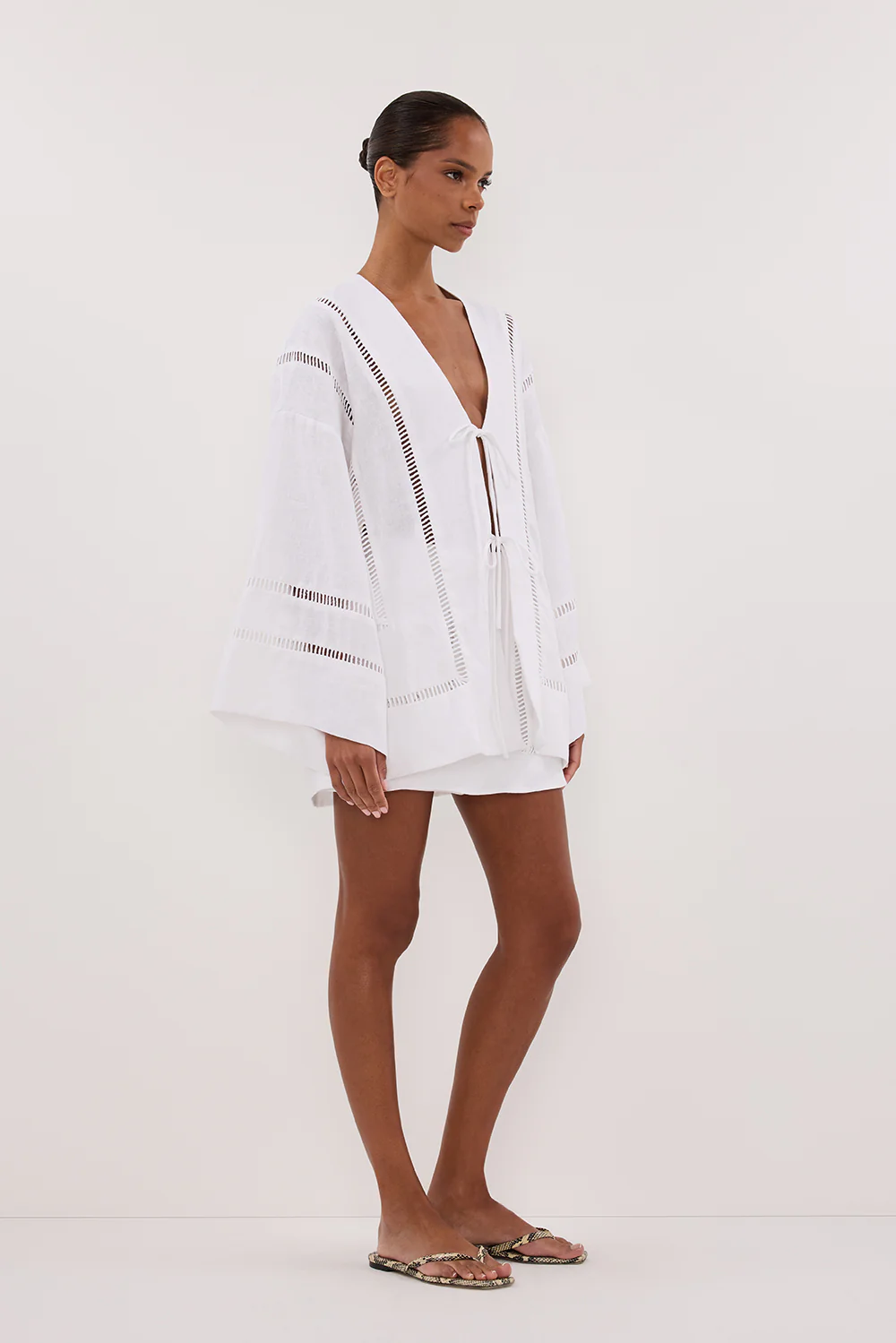 LINDSAY WHITE LINEN KIMONO TOP - Yukikoi