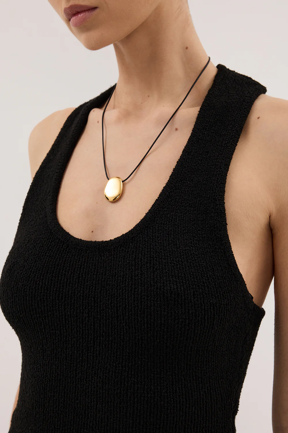 ASPEN BLACK SLEEVELESS RACER KNIT TOP - Yukikoi