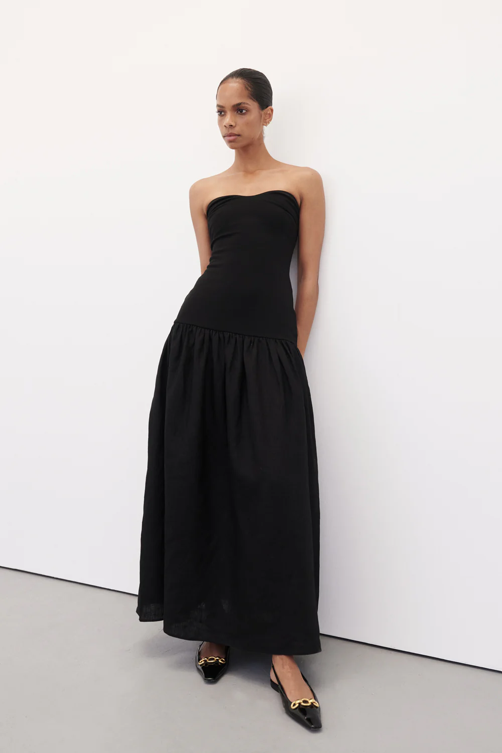 ELLISON BLACK STRAPLESS MIDI DRESS - Yukikoi