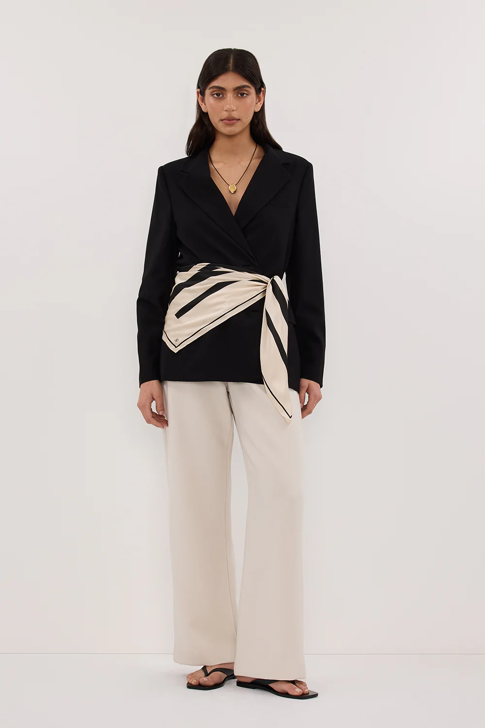 LIZA BLACK OVERSIZED BLAZER - Yukikoi