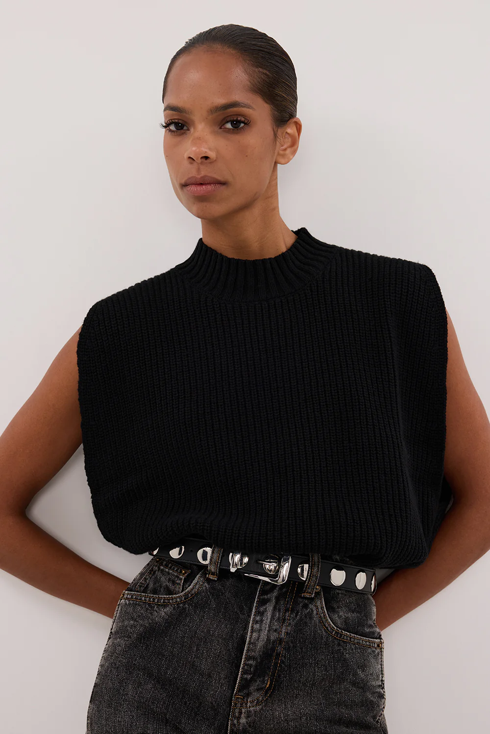 ARO BLACK KNIT TOP - Yukikoi