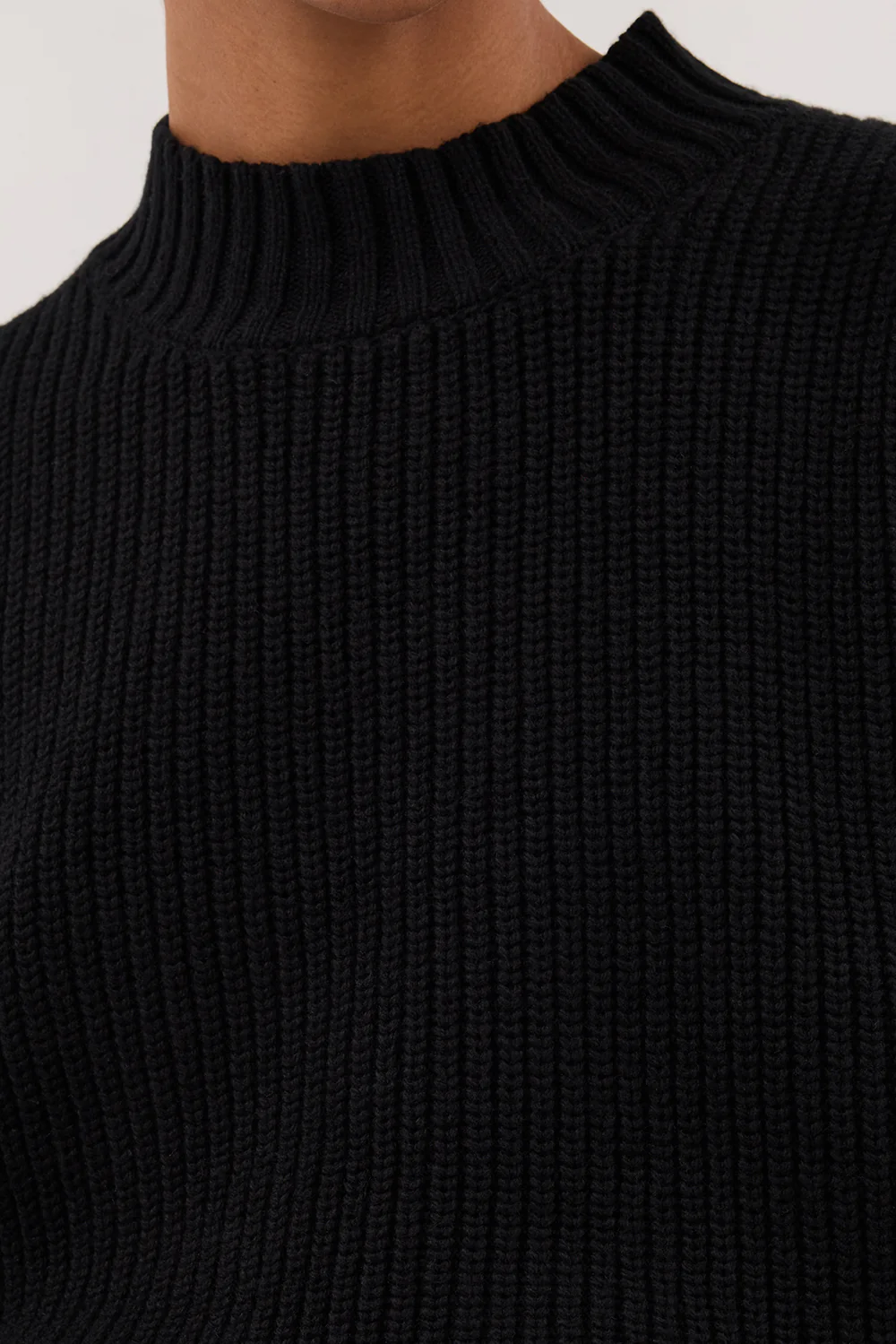 ARO BLACK KNIT TOP - Yukikoi