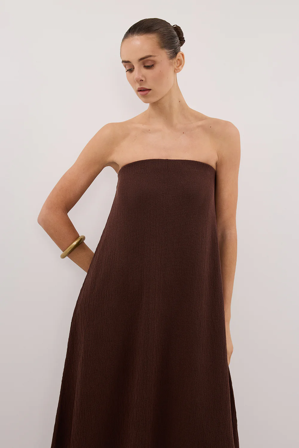 ALIAS CHOC TEXTURED KNIT STRAPLESS MIDI DRESS - Yukikoi