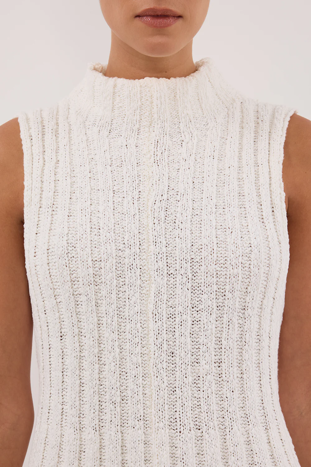 VERO OFF WHITE KNIT MINI DRESS - Yukikoi