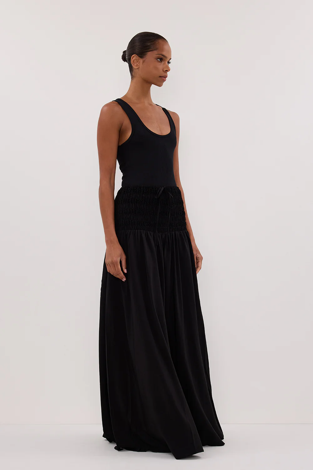 SIERRA BLACK TEXTURED MIDI SKIRT - Yukikoi