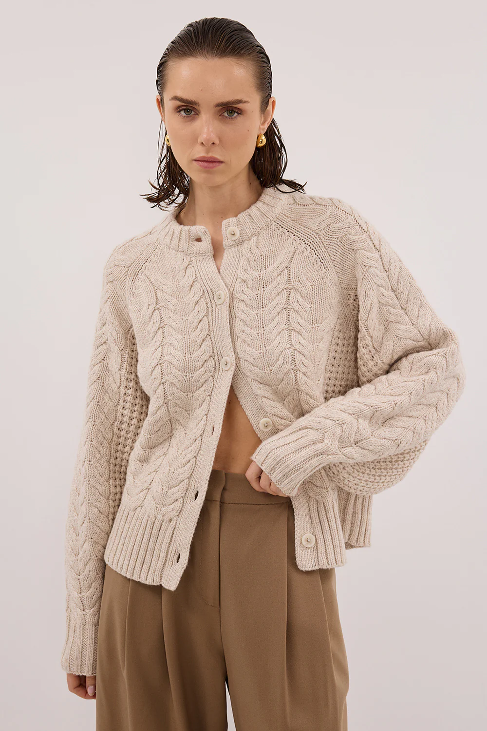 TOM CHALK CABLE KNIT CARDIGAN - Yukikoi