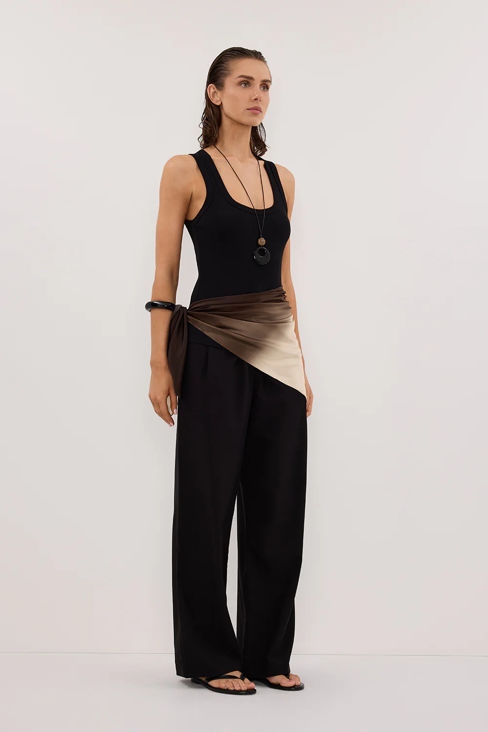 CLARA BLACK SCOOP NECK TANK TOP - Yukikoi