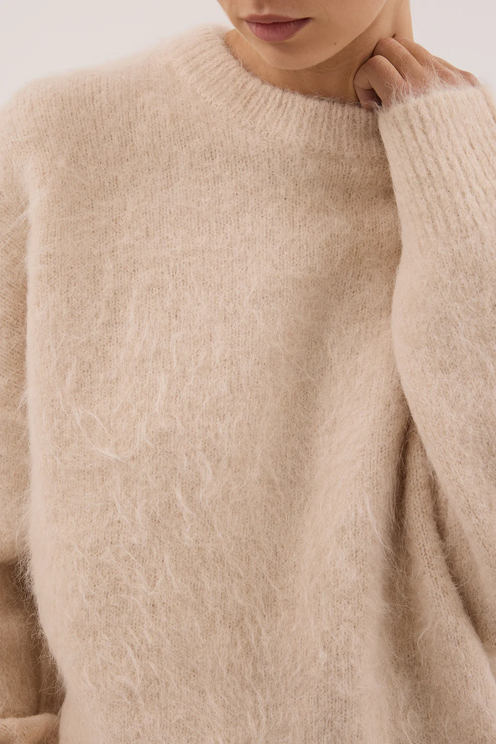 SALMA CREAM LONGLINE JUMPER - Yukikoi