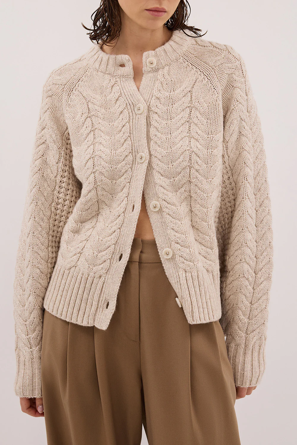 TOM CHALK CABLE KNIT CARDIGAN - Yukikoi