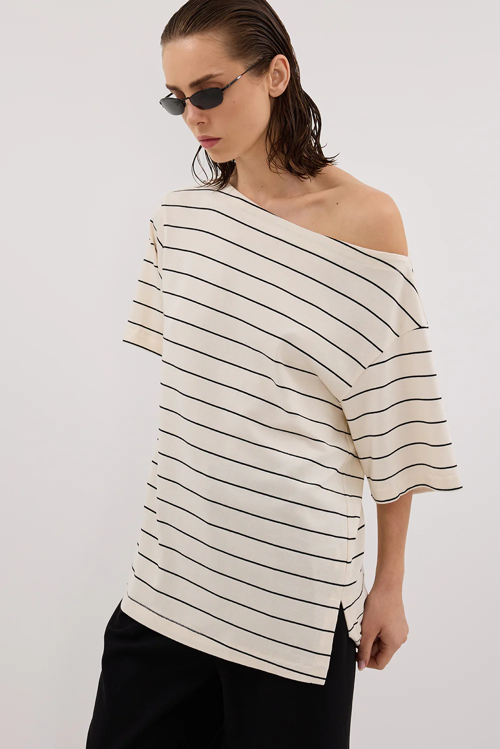ESME OFF WHITE  STRIPE ASYM TEE - Yukikoi