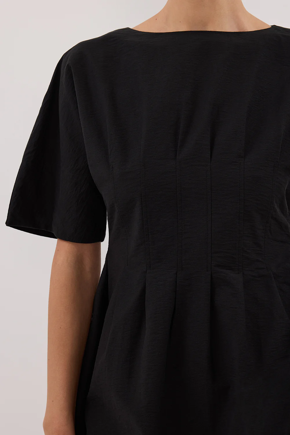 DAPHNE BLACK SLEEVED MINI DRESS - Yukikoi