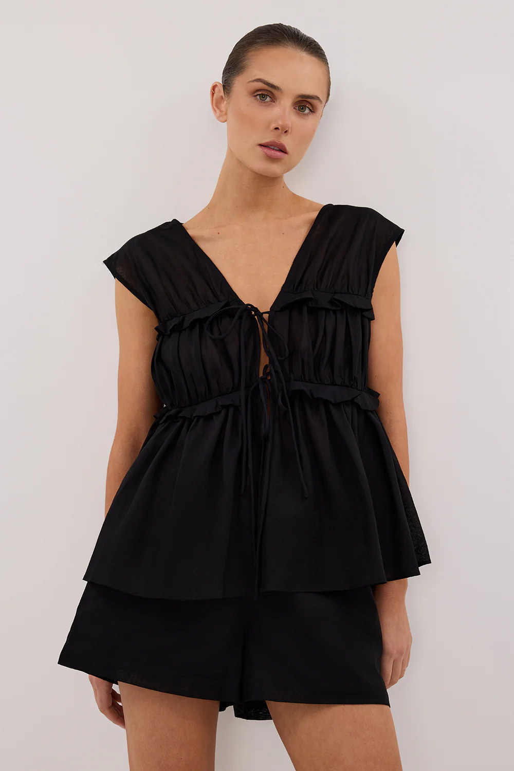 QUINN BLACK LINEN SHORT - Yukikoi