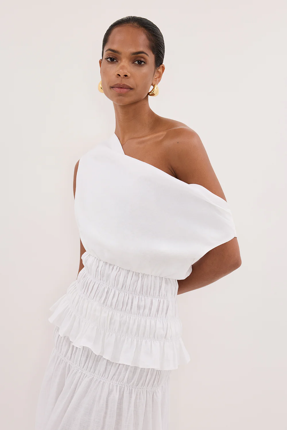 MAIA WHITE SLEEVELESS LINEN SHIRRED TOP - Yukikoi