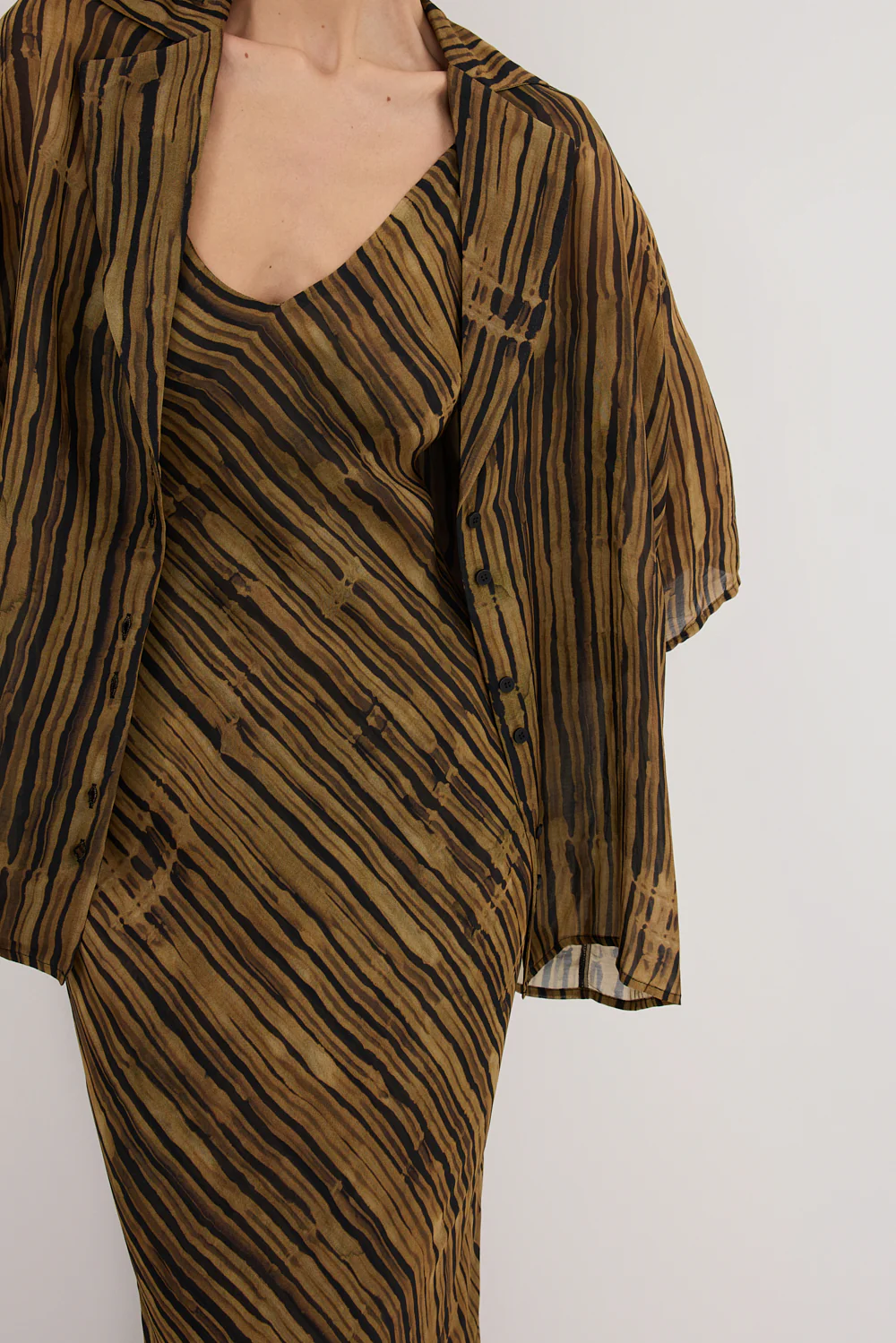 FLEUR DARK CHOCOLATE SHIRT - Yukikoi