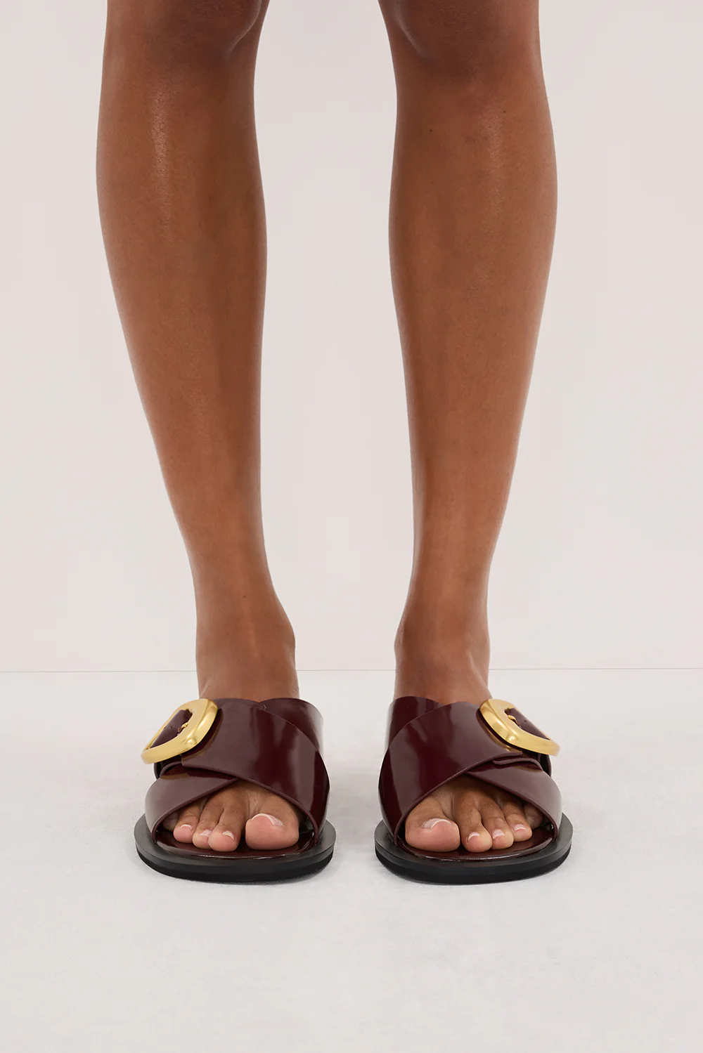ALIAS MAE ELLE BURGUNDY SANDAL - Yukikoi