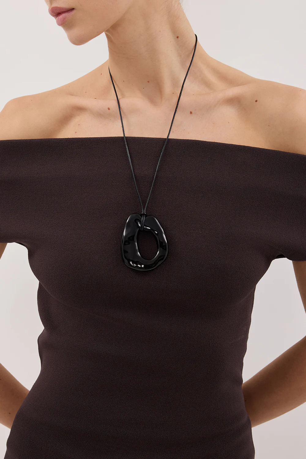 ASTRID BURNT CHOC OFF SHOULDER KNIT TOP - Yukikoi