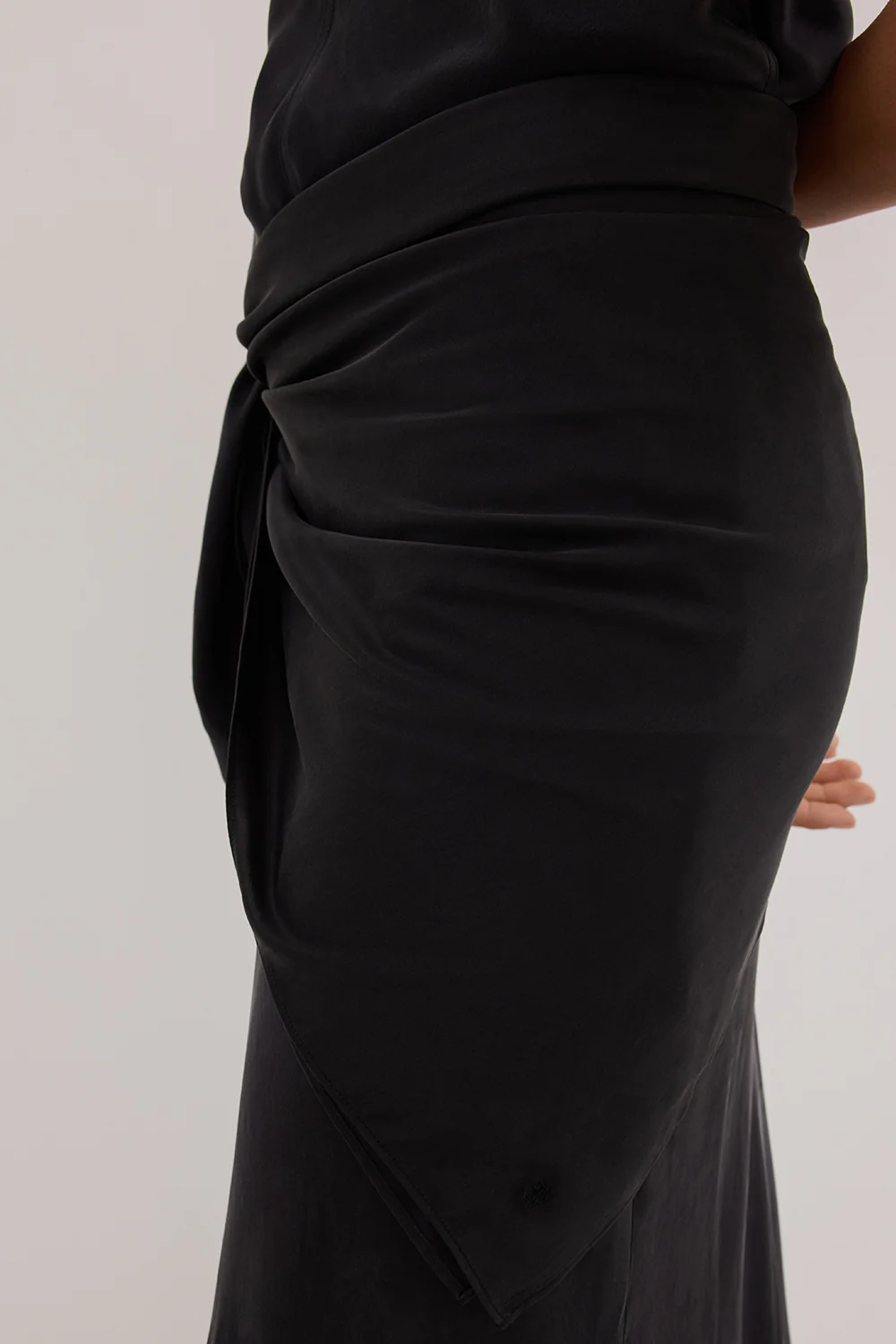 PERCY BLACK SILK SCARF TOP - Yukikoi